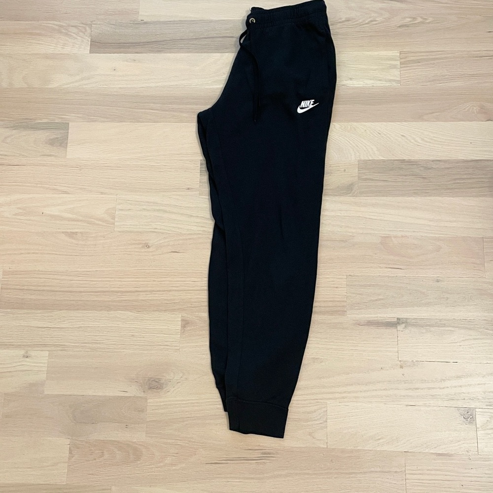 Nike Women’s Black Jogger Sweatpants